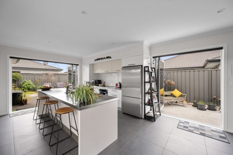 Photo of property in 8 Rakaia Way, Poraiti, Napier, 4112