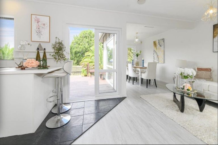 Photo of property in 12 Orinda Close, Botany Downs, Auckland, 2010