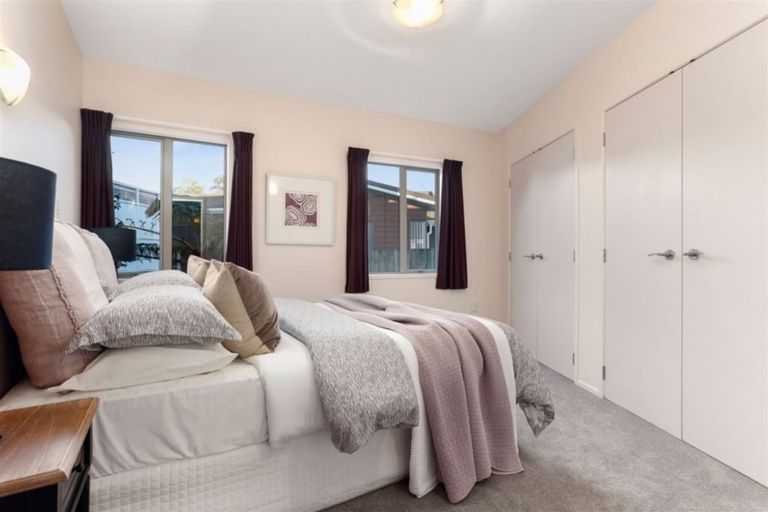 Photo of property in 21 Waimana Avenue, Northcote Point, Auckland, 0627
