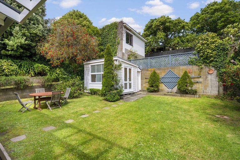 Photo of property in 1 Dee Street, Island Bay, Wellington, 6023