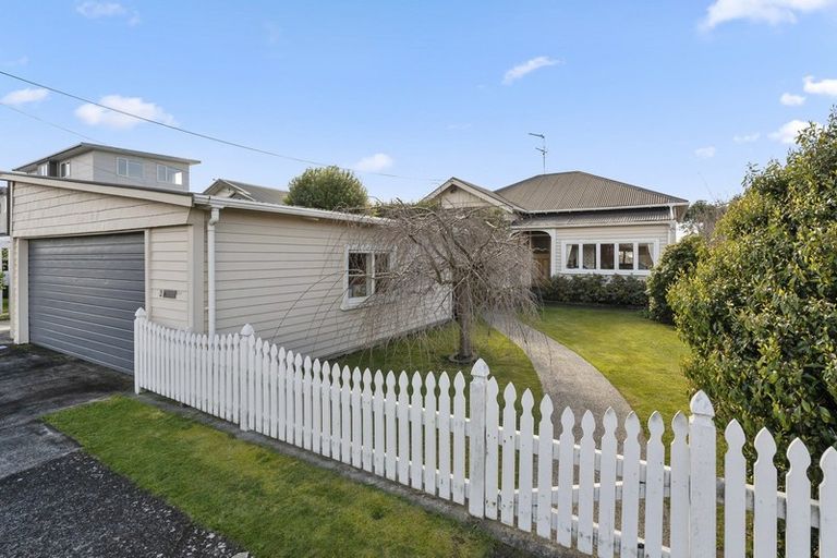 Photo of property in 5 Karamu Street, Strandon, New Plymouth, 4312