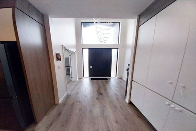 Photo of property in 18 Konoba Avenue, Kumeu, 0810