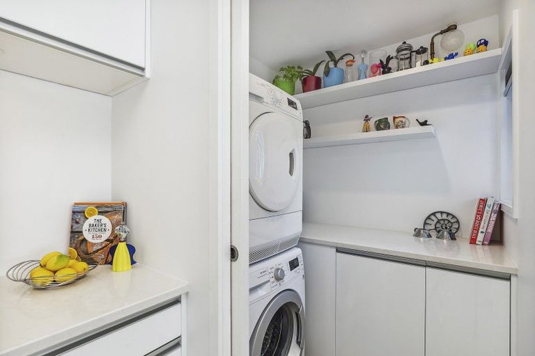 Photo of property in 69 Mantell Street, Seatoun, Wellington, 6022