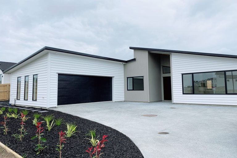 Photo of property in 40 Taikura Avenue, Red Beach, 0932