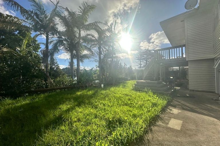 Photo of property in 44a Marine Parade, Mellons Bay, Auckland, 2014