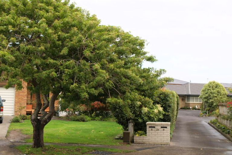 Photo of property in 1/34 Ben Nevis Place, Northpark, Auckland, 2013
