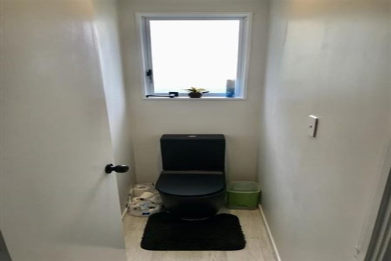 Photo of property in 2/77 Luanda Drive, Ranui, Auckland, 0612