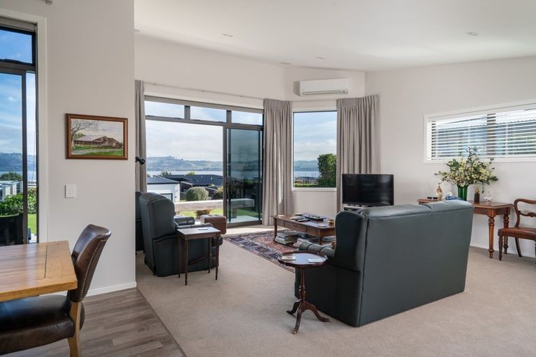 Photo of property in 27 Pukenamu Road, Rainbow Point, Taupo, 3330