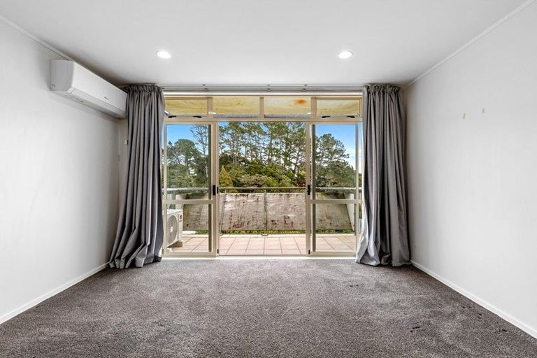 Photo of property in 8e/20 Ian Marwick Place, Birkenhead, Auckland, 0626
