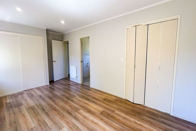 Photo of property in 4 Sailfish Drive, West Harbour, Auckland, 0618