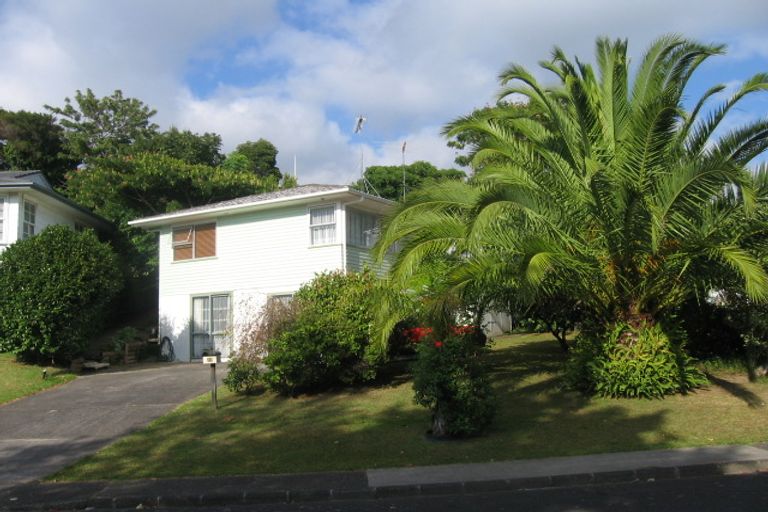 Photo of property in 32 Normanton Street, Glenfield, Auckland, 0629