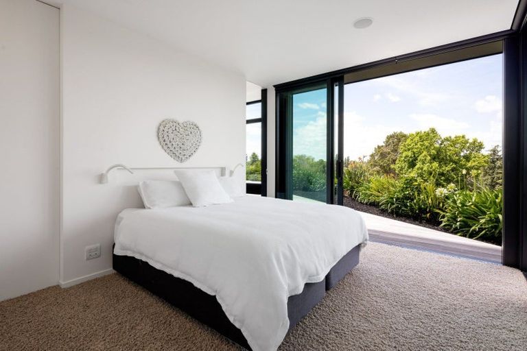 Photo of property in 92 Braid Road, St Andrews, Hamilton, 3200