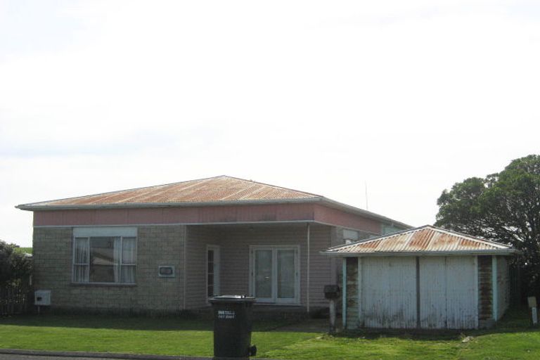 Photo of property in 42 King Street, Waitara, 4320