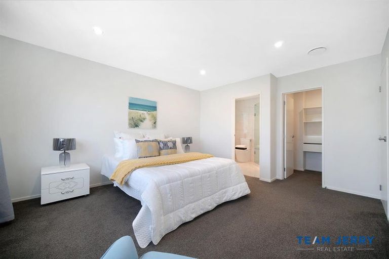 Photo of property in 76 Donegal Park Drive, Flat Bush, Auckland, 2019
