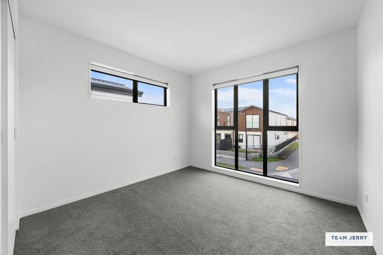 Photo of property in 63 Whare Kauri Road, Papakura, 2110