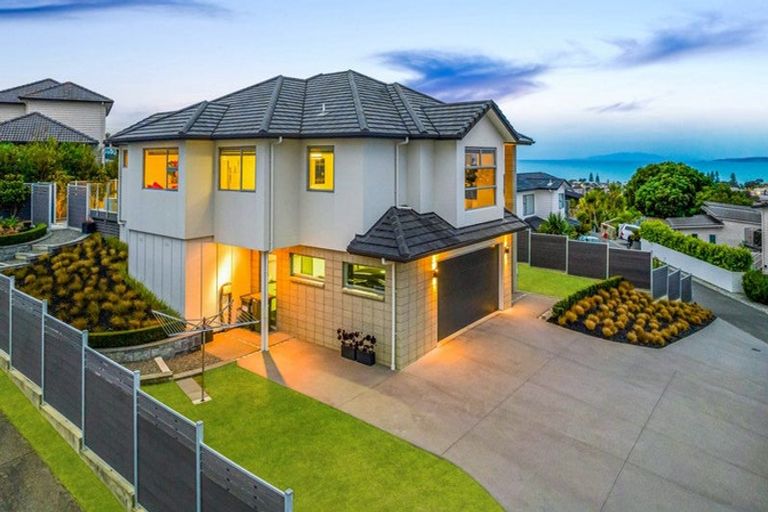Photo of property in 32 Manhattan Rise, Orewa, 0931