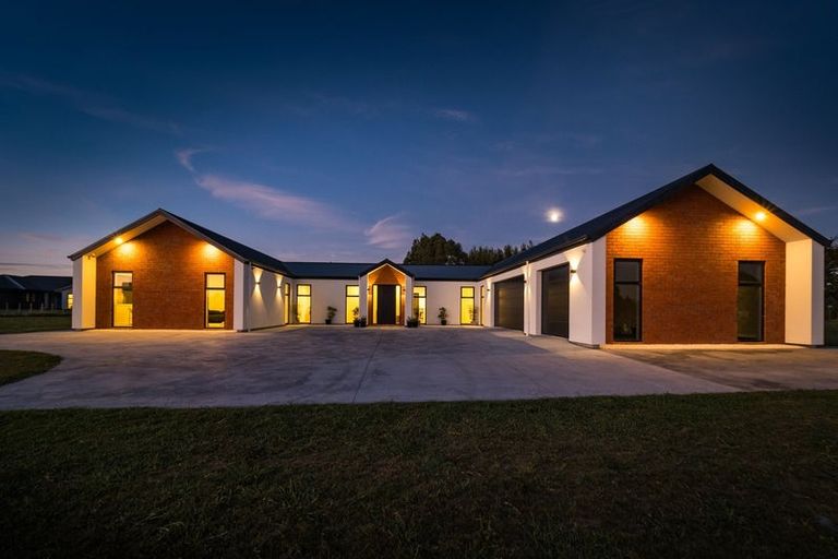 Photo of property in 11 Te Kahu Lane, Halcombe, Feilding, 4779