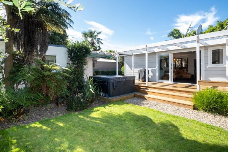 Photo of property in 7 Gow Avenue, Haumoana, 4102