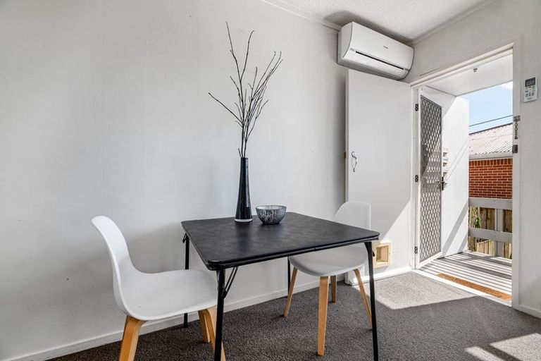 Photo of property in 2/219 Swanson Road, Henderson, Auckland, 0610