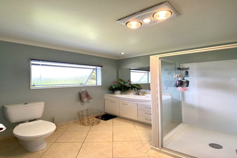 Photo of property in 5 Swain Grove, Riverstone Terraces, Upper Hutt, 5018