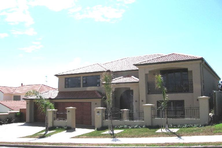 Photo of property in 17 Gilberd Place, Torbay, Auckland, 0630