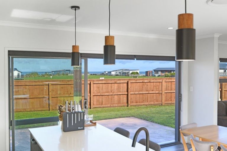 Photo of property in 4 Rosemount Road, Waverley, 4591