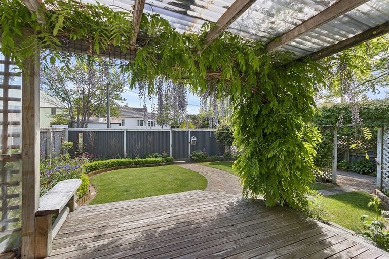 Photo of property in 46 Otara Street, Ilam, Christchurch, 8053