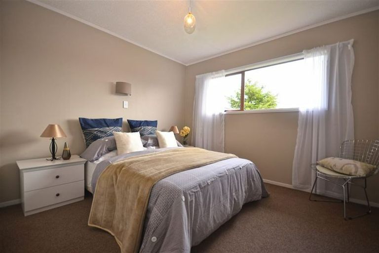 Photo of property in 3/1a Amberley Avenue, Te Atatu South, Auckland, 0610