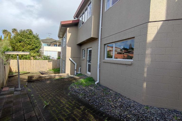 Photo of property in 18a Jacanas Place, Unsworth Heights, Auckland, 0632