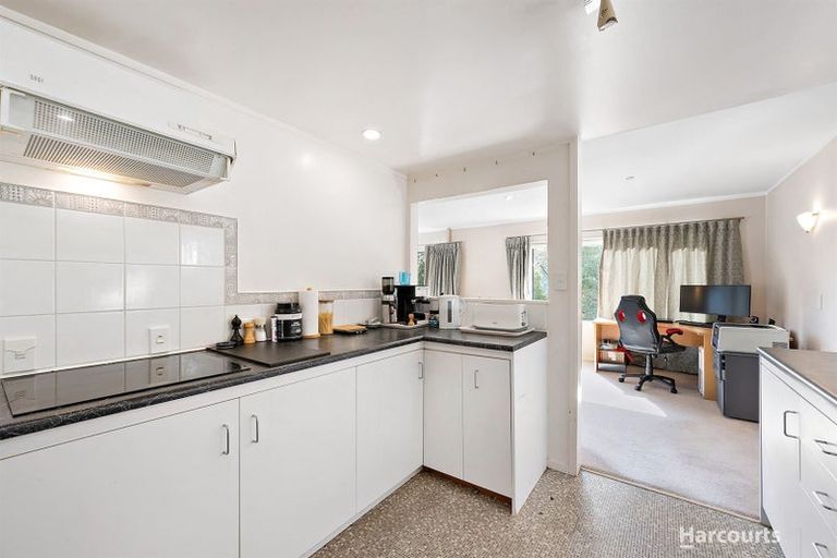 Photo of property in 2/14 Duncan Street, Tawa, Wellington, 5028