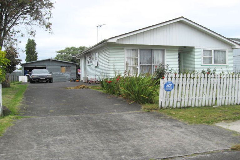 Photo of property in 4 Corsair Crescent, Mangere, Auckland, 2022
