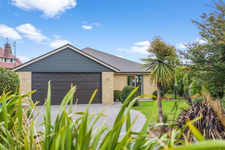 Photo of property in 59 Limes Avenue, Parklands, Christchurch, 8083