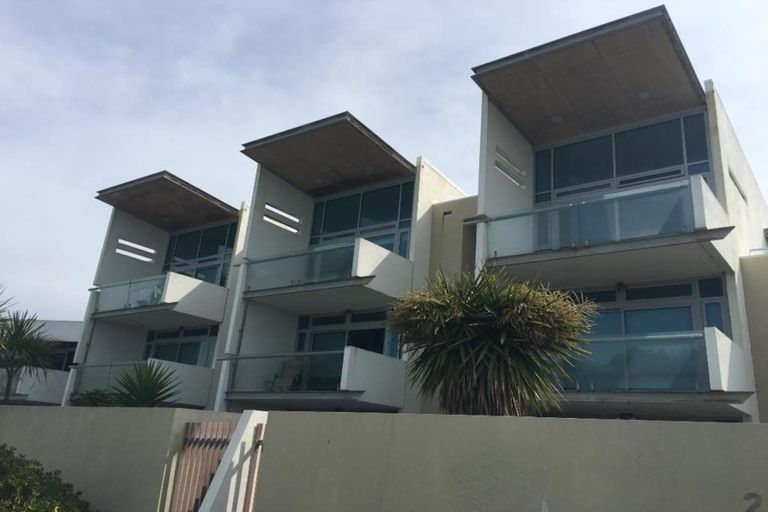 Photo of property in 10/272 Marine Parade, New Brighton, Christchurch, 8061