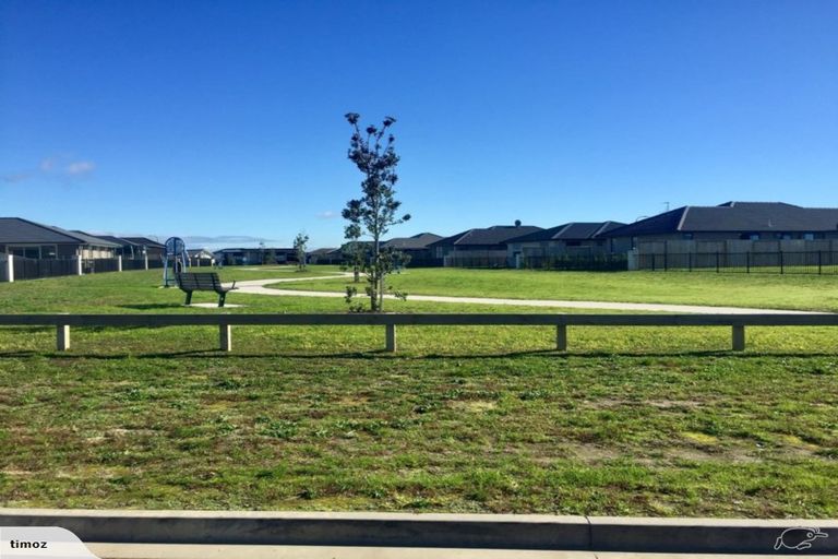 Photo of property in 46 Te Kio Crescent, Papamoa Beach, Papamoa, 3118
