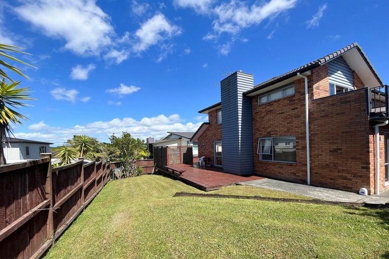 Photo of property in 6 Springvale Drive, Fairview Heights, Auckland, 0632