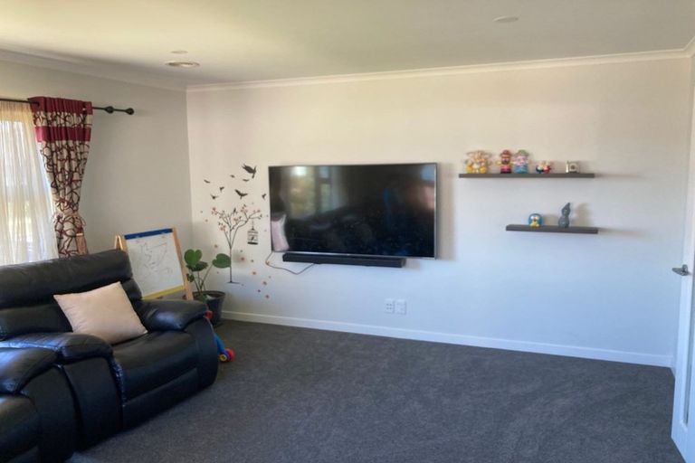 Photo of property in 38 Margaret Shields Avenue, Aotea, Porirua, 5024