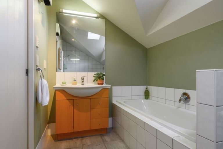 Photo of property in 4a Cleary Terrace, Cockle Bay, Auckland, 2014