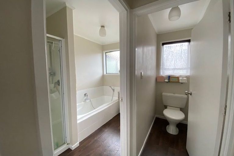 Photo of property in 17 Rotoma Rise, Clover Park, Auckland, 2019