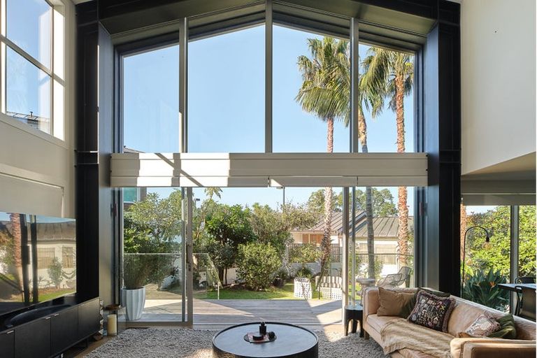 Photo of property in 81 Hinemoa Street, Birkenhead, Auckland, 0626