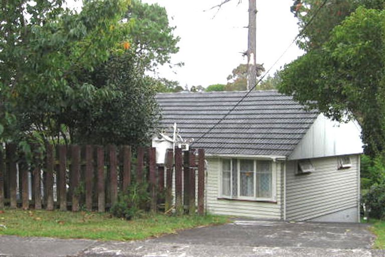 Photo of property in 32 Crystal Avenue, Glendene, Auckland, 0602