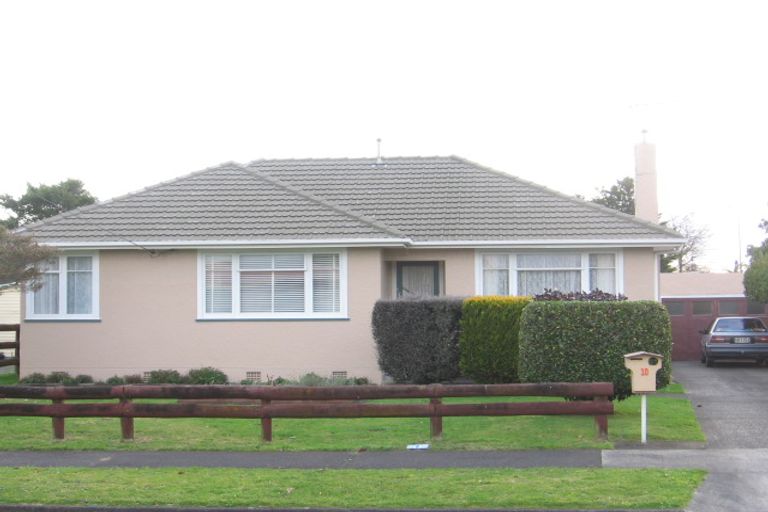 Photo of property in 10 Dorset Crescent, Hokowhitu, Palmerston North, 4410