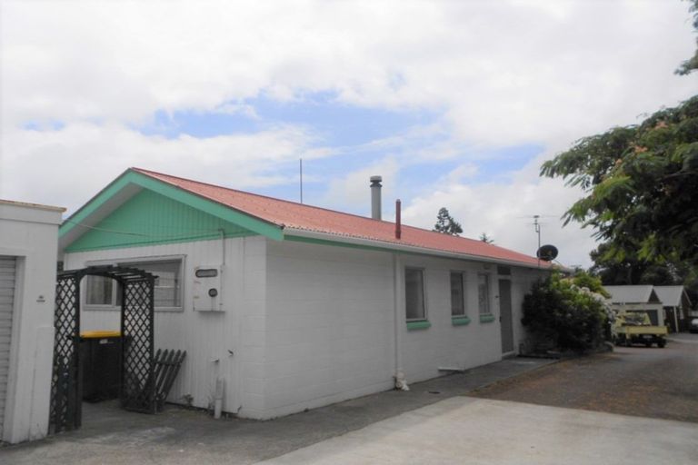 Photo of property in 2/311 Carrington Street, Vogeltown, New Plymouth, 4310
