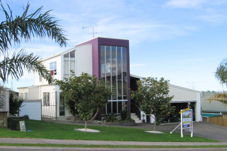 Photo of property in 121 Tauranga Place, Orewa, 0931