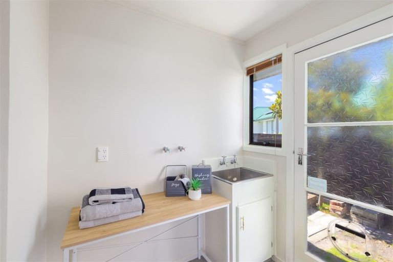 Photo of property in 2/14 Shetland Street, Woolston, Christchurch, 8062