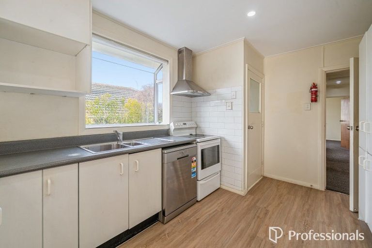 Photo of property in 1 Wakefield Terrace, Tawa, Wellington, 5028