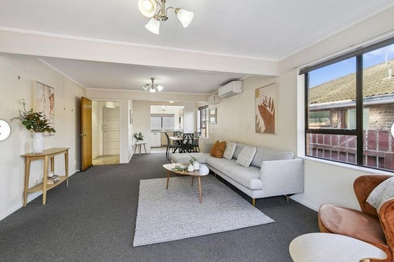 Photo of property in 2/29a Parkvale Road, Karori, Wellington, 6012