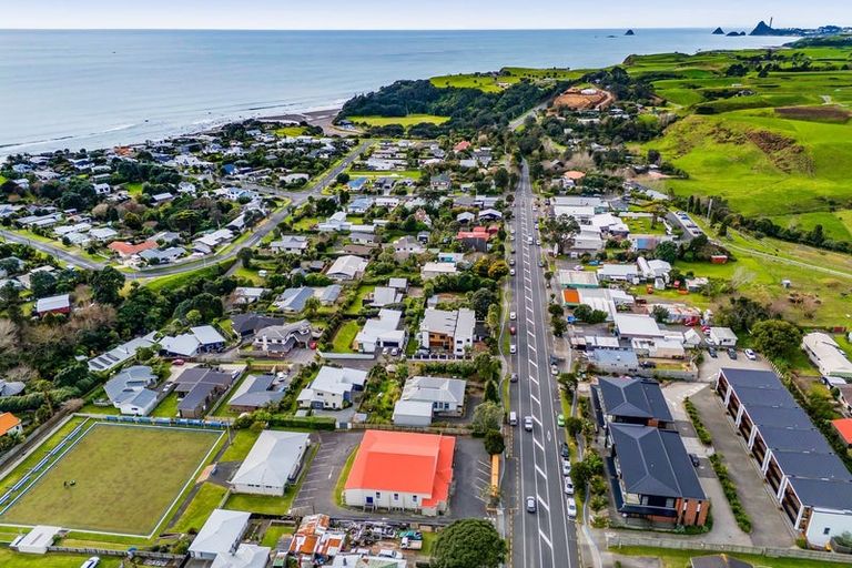 Photo of property in 1138 South Road, Oakura, 4314