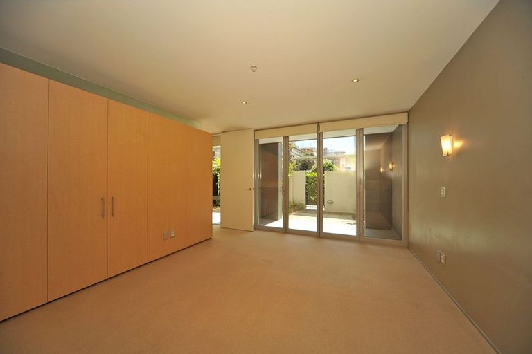 Photo of property in Sanctum Apartment, 10 Ebor Street, Te Aro, Wellington, 6011