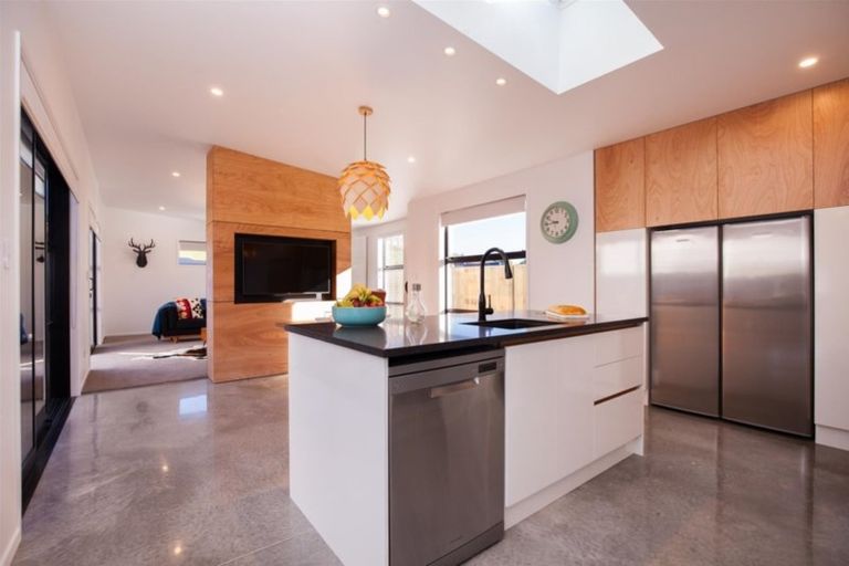 Photo of property in 41 Cyrus Street, Whalers Gate, New Plymouth, 4310