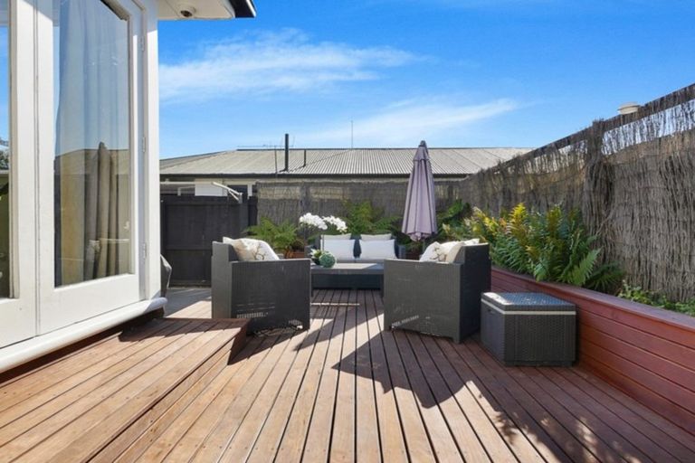 Photo of property in 1/103 Prestons Road, Redwood, Christchurch, 8051